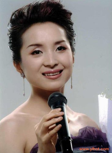 歌手汤灿否认被中纪委调查